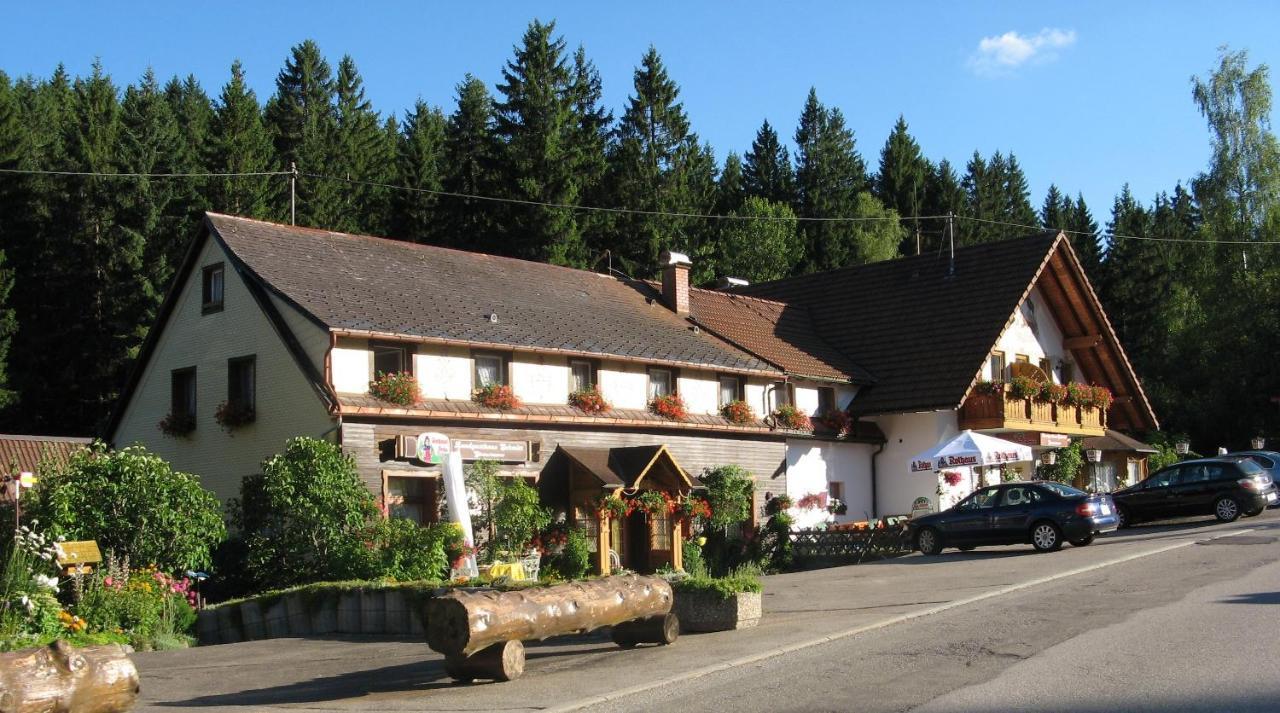 ホテル Landgasthaus Gemsennest フェルトベルク エクステリア 写真